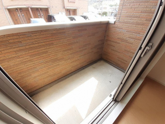 外からの目が気にならないバルコニーで洗濯物が干せます