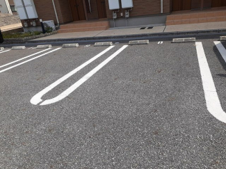 駐車場があるので、車を買う予定の方も安心です