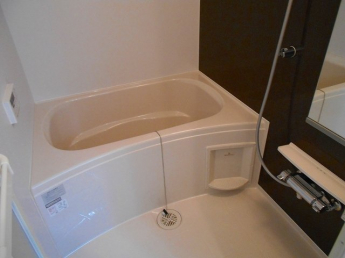 ゆったり過ごせるお風呂です