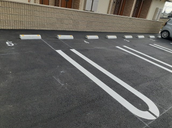 車をお持ちの方に嬉しい駐車場付きの物件です