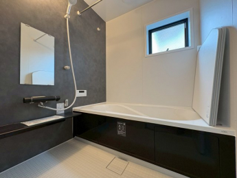 コンパクトで使いやすいお風呂です