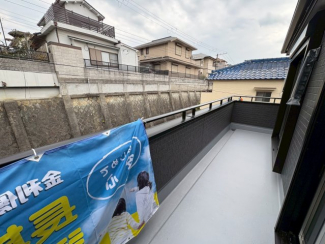 お洗濯にも便利なバルコニー付き