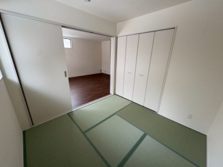 落ち着いた雰囲気の和室付きです