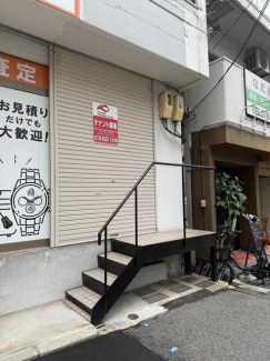 １階入口　専用階段