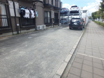 【駐車場】