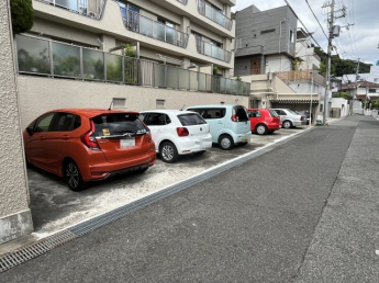 【駐車場】