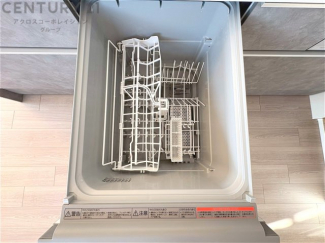 手洗いに比べて時間や労力を節約できることです。また、高温のお湯で洗浄されるため、雑菌や細菌を殺菌する効果もあります。さらに、乾燥機能があるため、手で拭く手間も省け衛生的に保管できます。