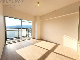 創造性や成長を促す遊びの空間を提供。学習や趣味に集中できる環境を整えます。個別のプライベートスペースは自己表現と自立心を育み、心地よい睡眠環境を整えリラックスできる場所を提供。