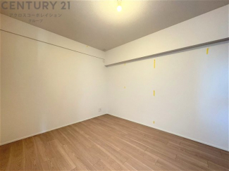 リラックスできるプライベート空間で、快適な睡眠をサポート。個人の好みに合わせたインテリアや寝具で心地良さを追求。プライベートな時間を過ごし、リフレッシュする場所におすすめです。