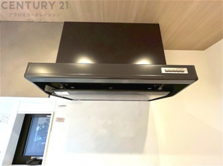 パワフルな吸引力で調理中の臭気等をしっかり処理してくれ、室内を快適に保ってくれます。
