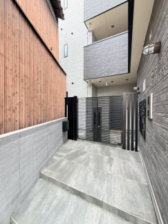 【エントランス】