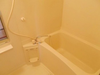 落ち着いた空間のお風呂です