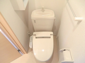 清潔感のあるトイレです