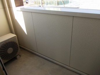 落ち着いた時間を過ごせるバルコニーです