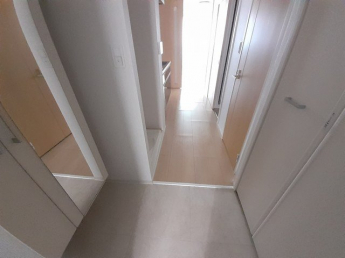 明るい玄関です