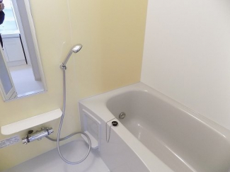 コンパクトで使いやすいお風呂です