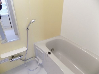 コンパクトで使いやすいお風呂です