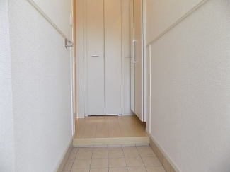 落ち着いた玄関です