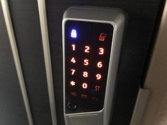 玄関扉電子キー