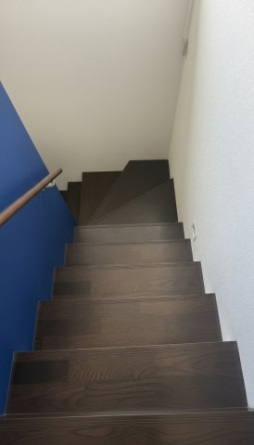 内装は落ち着いています