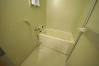 ゆったり過ごせるお風呂です