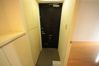 毎日通る玄関はこちらです