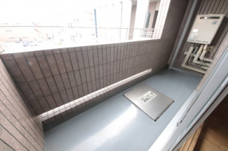 バルコニーからの眺めを楽しみながら食事をしませんか