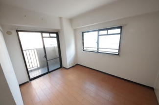 ゆったり過ごせるリビングです