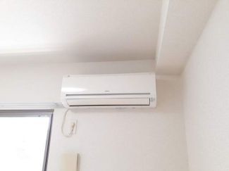 明るい色調の室内です