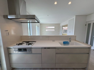 コンパクトなキッチンで掃除もラクラク