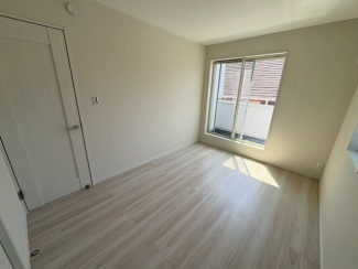 個人の部屋や寝室として使える洋室です