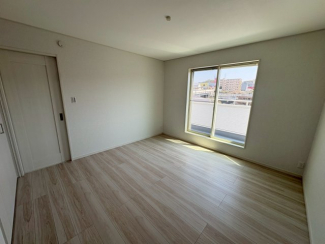 明るい洋室です