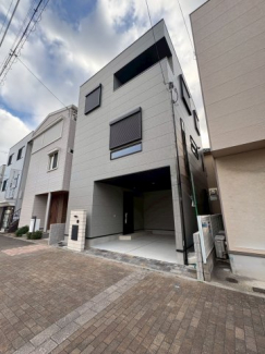 落ち着いた雰囲気の外観です