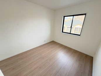 ゆったりした洋室です