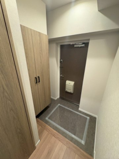 収納もある玄関です