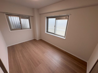 明るい洋室です