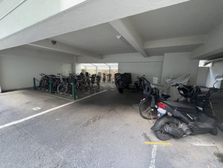 車をお持ちの方に嬉しい駐車場付きの物件です