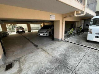 百番館ハイツ駐車場の画像