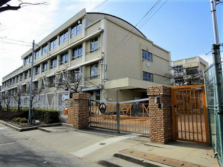 神戸市立神陵台小学校まで190m