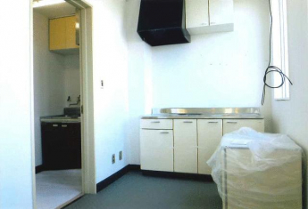 ２Ｆキッチン２ヵ所　大，小