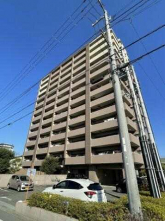 13階建て・61戸のマンションです。