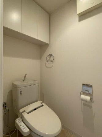 収納もあり使用しやすいトイレです