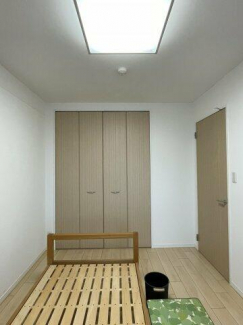 6畳の北東洋室です