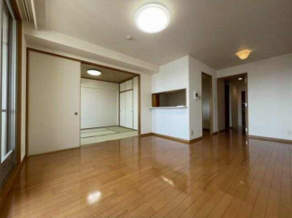 リビング横には和室があります