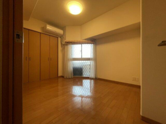 用途多彩な洋室です