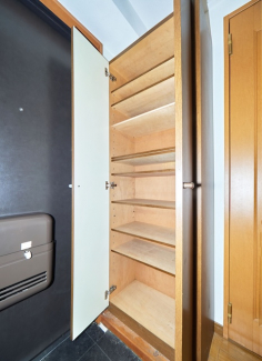 玄関の大型シューズボックス