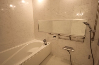 清潔感のある浴室