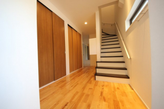 目隠し収納ですっきりした玄関付近