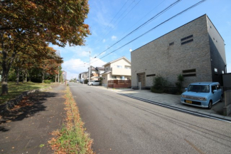 ゆったり前面道路を挟んで公園が目の前