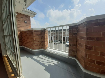 【バルコニー】